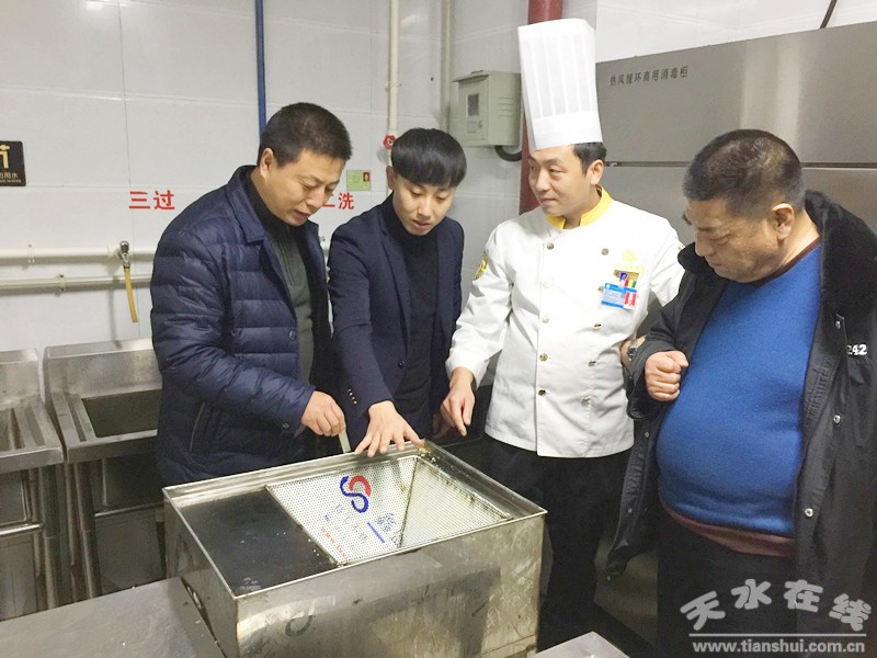 天水市食药监管局开展非洲猪瘟防控、农村食品及食盐市场专项检查